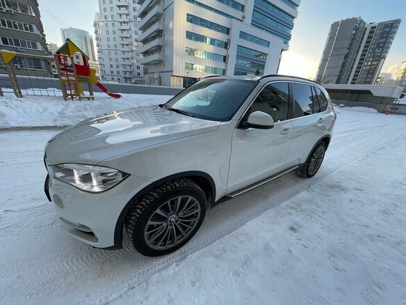 2016 BMW X5 25d III (F15), белый, 4000000 рублей - вид 1