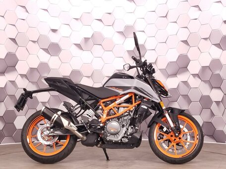 2022 KTM 390 Duke, чёрный, 597000 рублей, вид 3