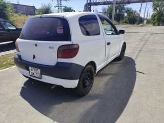 2000 Toyota Vitz I (P10), белый, 250000 рублей, вид 4