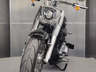 2021 Harley-Davidson Fat Boy, чёрный, 2099000 рублей, вид 3