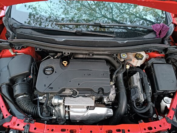 2018 Chevrolet Cruze II, красный, 950000 рублей - вид 16