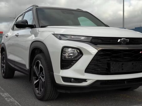 2023 Chevrolet TrailBlazer III Рестайлинг, белый, 2227327 рублей, вид 1
