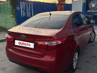 2013 Kia Rio 5-speed III, красный, 750000 рублей, вид 3