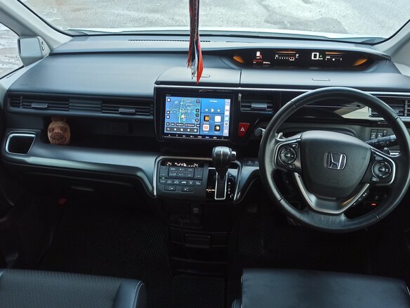 2018 Honda Stepwgn Spada V Рестайлинг, белый, 2390000 рублей - вид 9