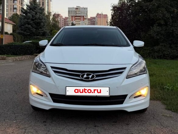 2016 Hyundai Solaris I Рестайлинг, белый, 1100000 рублей - вид 2