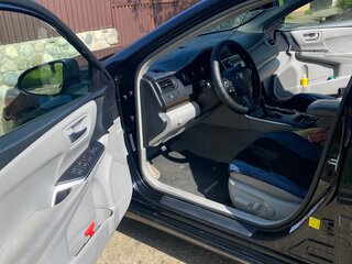 2016 Toyota Camry VII (XV50) Рестайлинг, чёрный, 1950000 рублей, вид 4