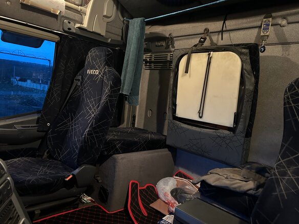 2002 Iveco Stralis, красный, 1000000 рублей - вид 9
