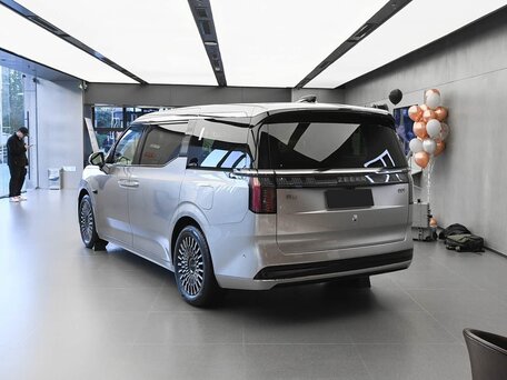 2026 Zeekr 009 140 kWh I Рестайлинг, серебристый, 12150000 рублей, вид 3