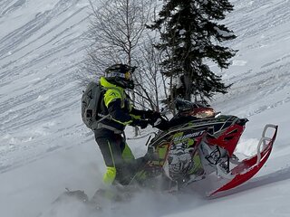2020 BRP Ski-Doo Summit 850, красный, 1300000 рублей, вид 3