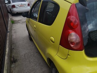 2007 Peugeot 107 I, жёлтый, 380000 рублей, вид 4