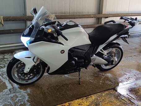 2010 Honda VFR 1200, белый, 722222 рублей, вид 4