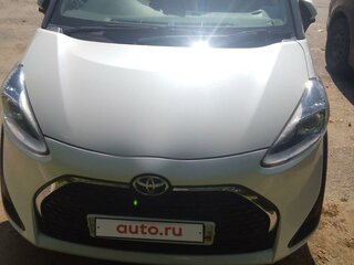 2020 Toyota Sienta II Рестайлинг, белый, 1700000 рублей, вид 1