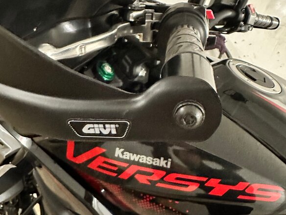 2021 Kawasaki Versys 650, серебристый, 850000 рублей - вид 11
