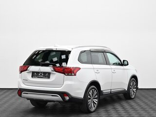 2020 Mitsubishi Outlander III Рестайлинг 3, белый, 2015000 рублей, вид 2