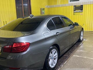 2013 BMW 5 серии 528i xDrive VI (F10/F11/F07) Рестайлинг, серый, 2400000 рублей, вид 4