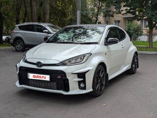 2022 Toyota Yaris IV, белый, 2950000 рублей, вид 1