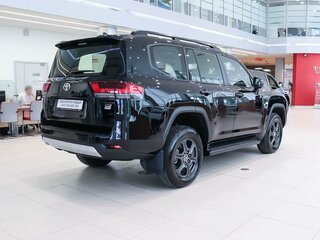 2025 Toyota Land Cruiser 300 Series, чёрный, 16400000 рублей, вид 5