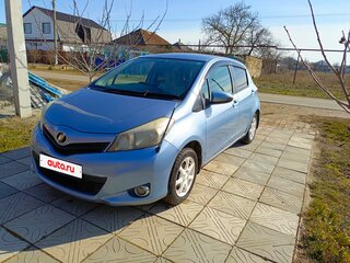 2011 Toyota Vitz III (XP130), голубой, 947000 рублей, вид 1