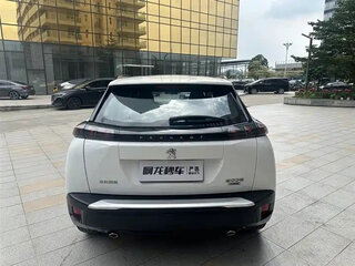 2022 Peugeot 2008 II, белый, 1225000 рублей, вид 4