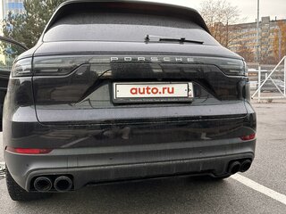 2018 Porsche Cayenne S III, чёрный, 5500000 рублей, вид 3