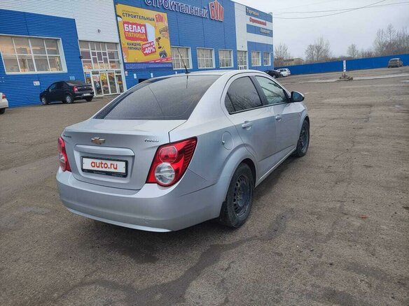 2014 Chevrolet Aveo II, серебристый, 820000 рублей - вид 5