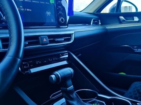 2020 Kia K5 III, чёрный, 2600000 рублей - вид 8