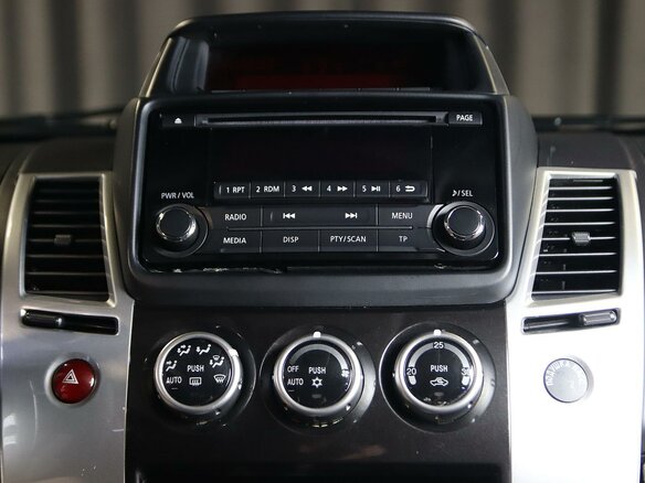 2015 Mitsubishi Pajero Sport II Рестайлинг, белый, 1699000 рублей - вид 9