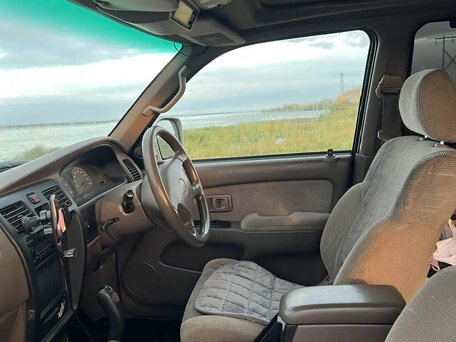 1999 Toyota Hilux Surf III Рестайлинг, серебристый, 1000000 рублей, вид 5