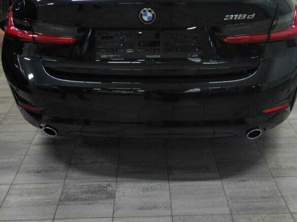 2020 BMW 3 серии 318d VII (G2x), чёрный, 3000000 рублей - вид 3