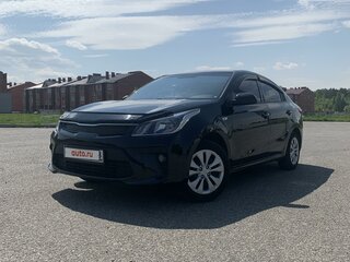 2020 Kia Rio IV, чёрный, 1500000 рублей, вид 1