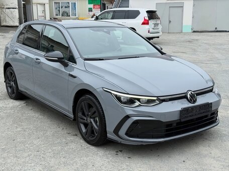 2023 Volkswagen Golf VIII, серый, 1920000 рублей, вид 1