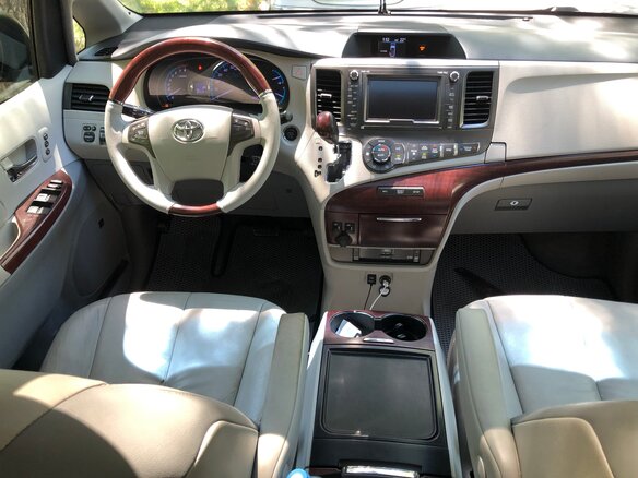 2012 Toyota Sienna III, чёрный, 2535000 рублей - вид 24