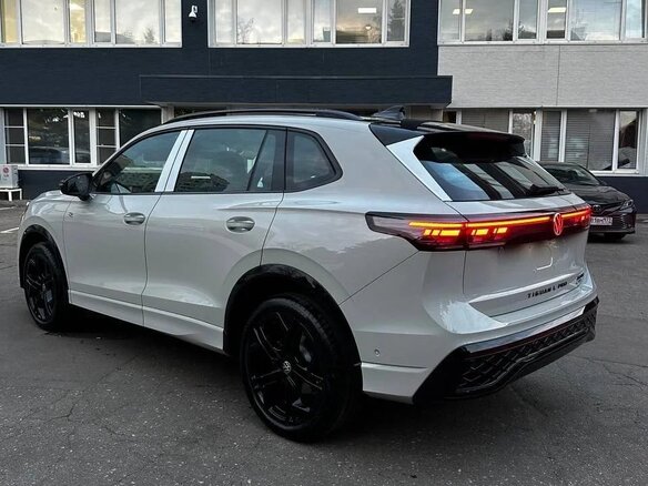 2026 Volkswagen Tiguan L Pro III (China Market), бежевый, 4970000 рублей - вид 3