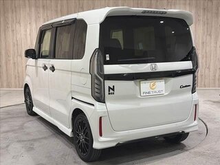 2022 Honda N-BOX II Рестайлинг, белый, 717009 рублей, вид 5