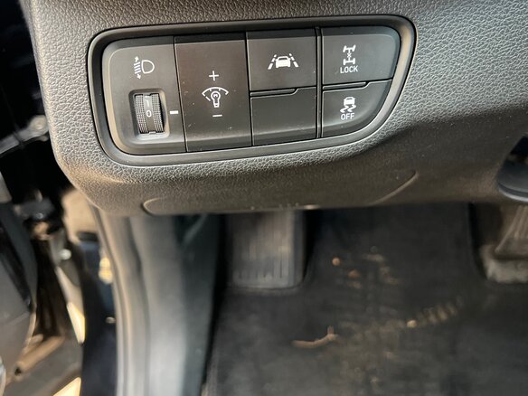 2018 Hyundai Santa Fe IV, чёрный, 2901000 рублей - вид 8