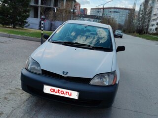 1999 Toyota Platz, белый, 350000 рублей, вид 2
