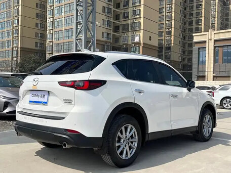 2023 Mazda CX-5 II Рестайлинг, белый, 2350000 рублей, вид 4
