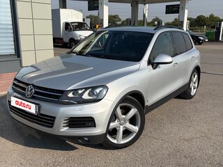 2013 Volkswagen Touareg II, серебристый, 2150000 рублей, вид 1