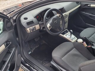 2007 Opel Astra GTC H Рестайлинг, чёрный, 380000 рублей, вид 4