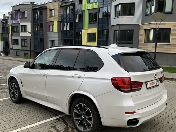2015 BMW X5 M50d III (F15), белый, 3800000 рублей - вид 6