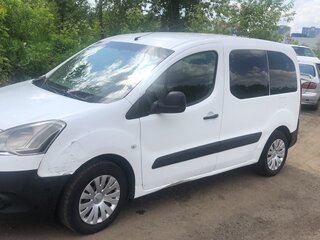 2013 Citroen Berlingo II Рестайлинг, белый, 430000 рублей, вид 4
