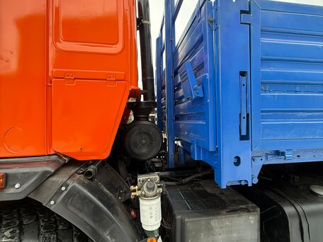 2009 КамАЗ 43118, красный, 3500000 рублей, вид 2