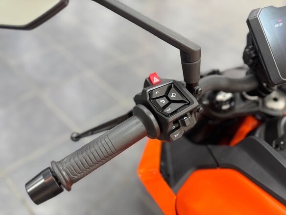 2025 KTM 390 Duke, золотистый, 699000 рублей - вид 10