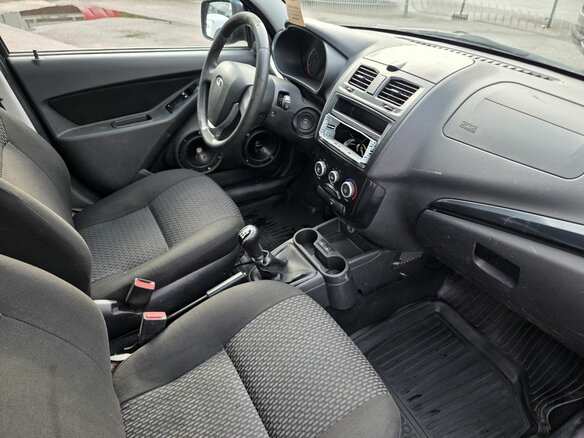 2014 Lada (ВАЗ) Kalina II, чёрный, 219000 рублей - вид 9