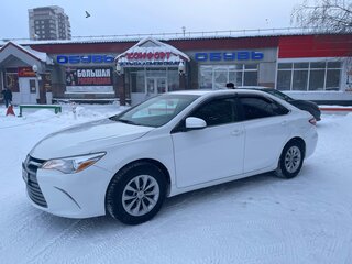2016 Toyota Camry US Market VII (XV50) Рестайлинг, белый, 2150000 рублей, вид 3