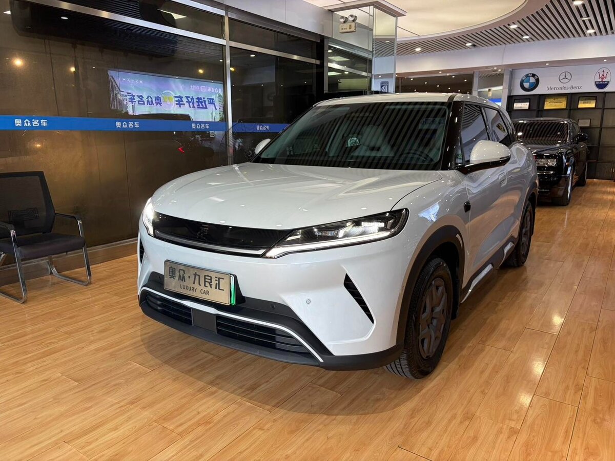 Открыть фотографии: BYD Yuan Up