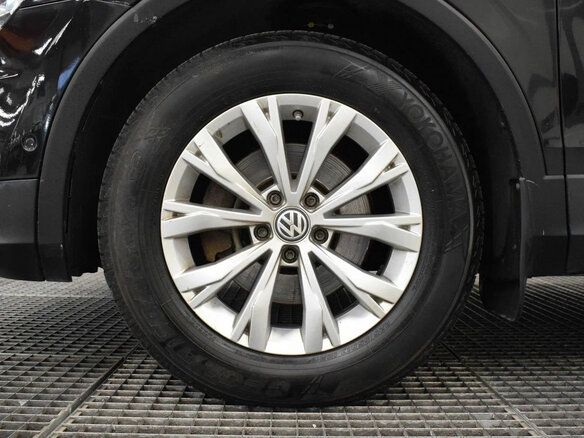 2017 Volkswagen Tiguan II, чёрный, 2040000 рублей - вид 22