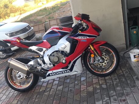 2017 Honda CBR 1000 RR/RA Fireblade, красный, 1450000 рублей, вид 4