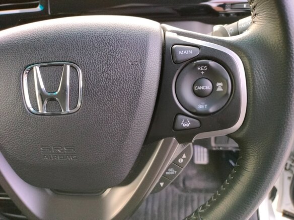 2020 Honda Stepwgn V Рестайлинг, белый, 3075000 рублей - вид 11