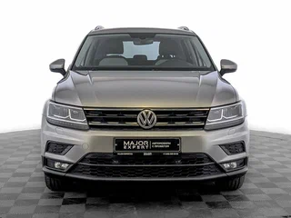 2018 Volkswagen Tiguan II, серебристый, 2035000 рублей, вид 2